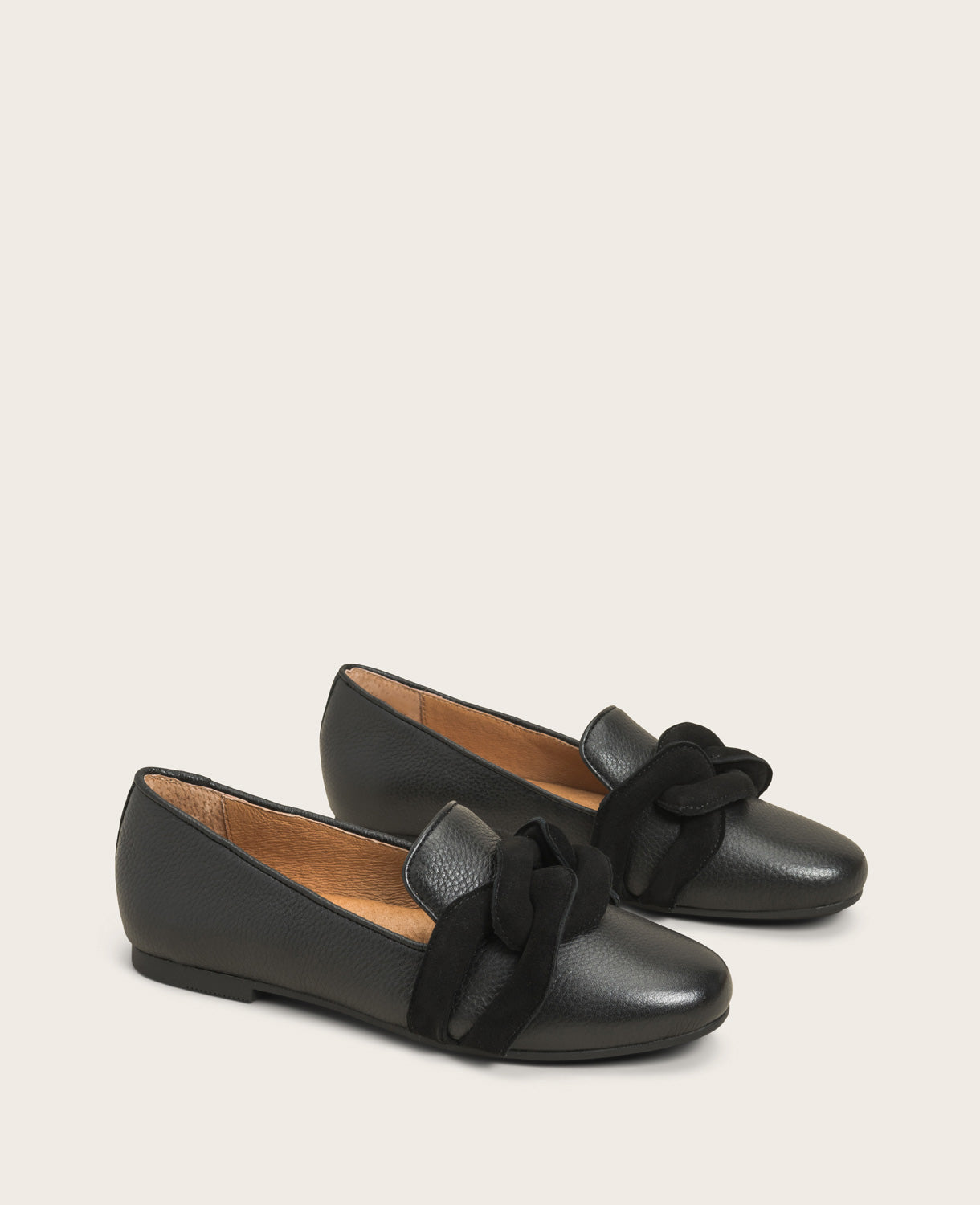 GENTLE SOULS - Eugene Leather Chain Detail Loafer Flat - Image 2