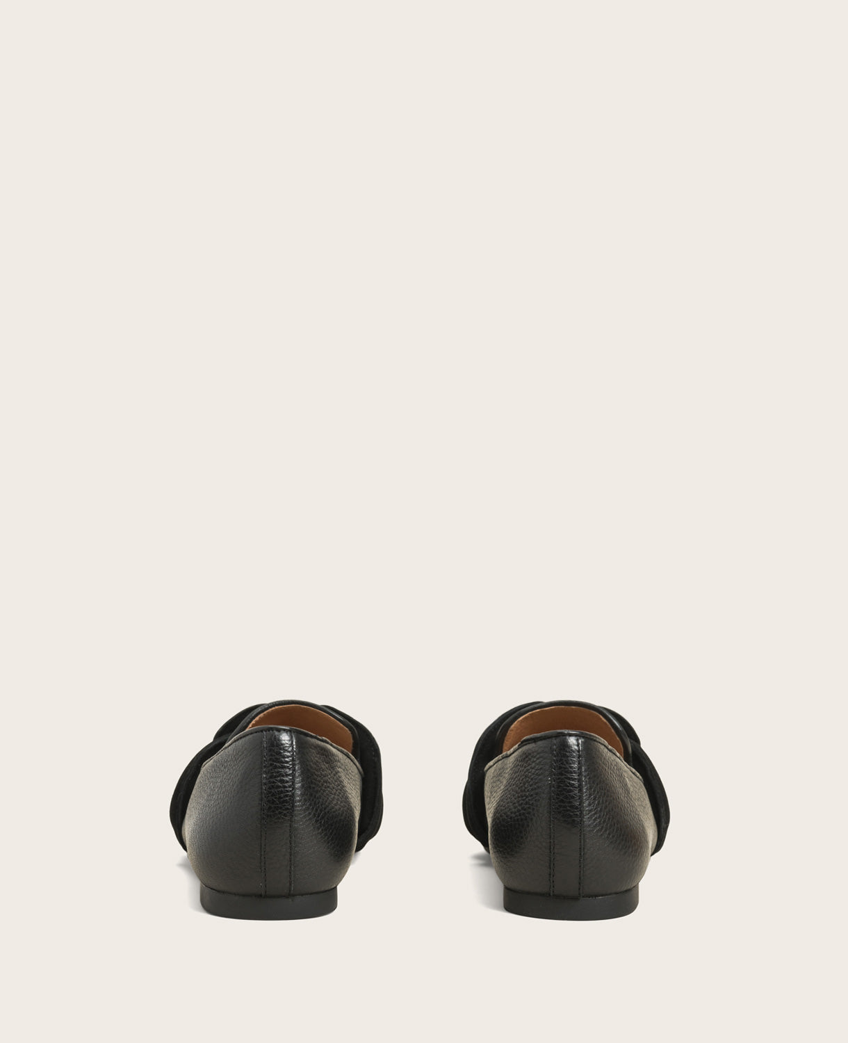 GENTLE SOULS - Eugene Leather Chain Detail Loafer Flat - Image 3